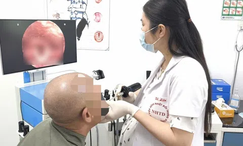 Suýt mất mạng vì thói quen nhai đá giải nhiệt sau khi đi nắng