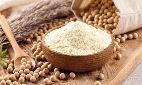 Uống bột đậu nành đúng cách: Bí quyết giúp giữ dáng, đẹp da chị em nên biết