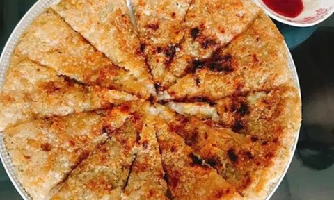 Rán bánh chưng cách này đảm bảo bánh giòn tan không cần một giọt dầu