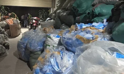 TP.HCM phát hiện và ngăn chặn kịp thời chủ cơ sở mua cả tấn khẩu trang đã qua sử dụng