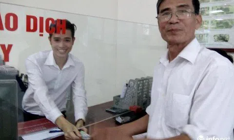 Hà Tĩnh: Cán bộ ngân hàng trả lại tiền cho khách hàng bỏ quên