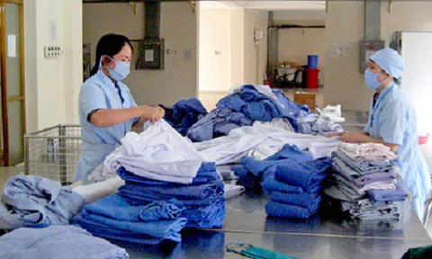 Cách làm khử trùng quần áo, giày dép hiệu quả phòng dịch Covid-19 mà bạn nên biết