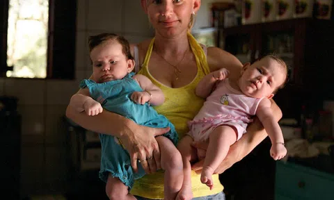 Giải mã bí ẩn vùng đất kỳ lạ có nhiều cặp sinh đôi nhất thế giới