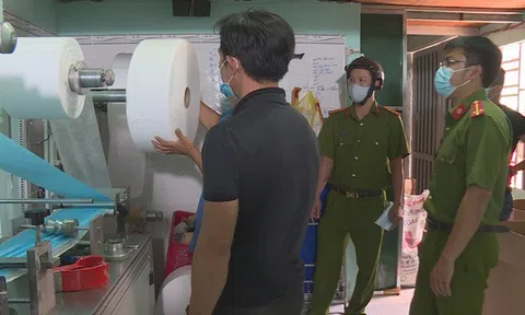 Đắk Lắk: Thu giữ 50.000 khẩu trang y tế của cơ sở sản xuất trái phép
