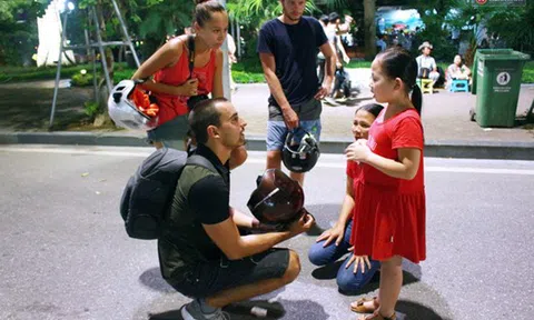 Chị bán hoa quả và câu chuyện dạy con học giỏi tiếng Anh nhờ bí quyết ít ai ngờ tới