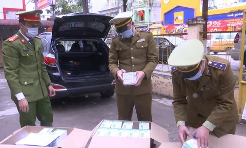 Bắt giữ số lượng lớn khẩu trang y tế "phù phép" hạn sử dụng