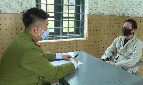 Người đàn ông điều khiển xe máy biển tứ quý 9999 lăng mạ, tát CSGT ở Phú Thọ