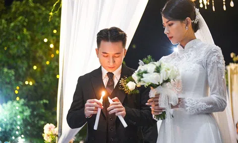 Vợ Phan Mạnh Quỳnh mặc áo dài cưới đính 8.000 viên đá