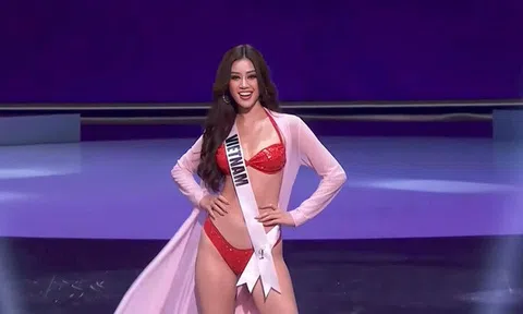 Khánh Vân trình diễn bikini gợi cảm tại Bán kết Hoa hậu Hoàn vũ