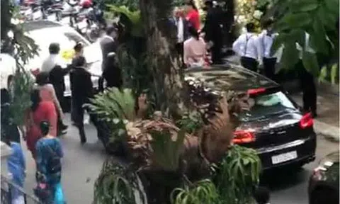 Mặc dịch bệnh hoành hành, một gia đình ở TPHCM vẫn tổ chức đám cưới