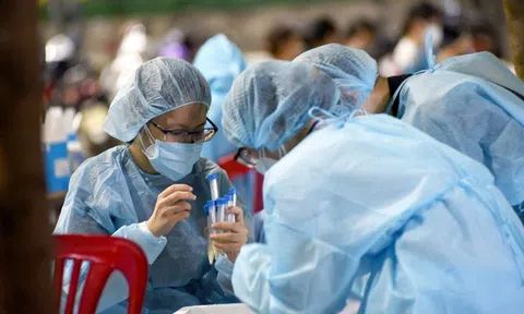 TP.HCM: Hai vợ chồng chiến sĩ công an cùng dương tính  Covid-19