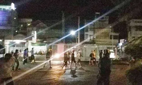 Tạm giữ nam thanh niên cầm dao xông vào bệnh viện chém người