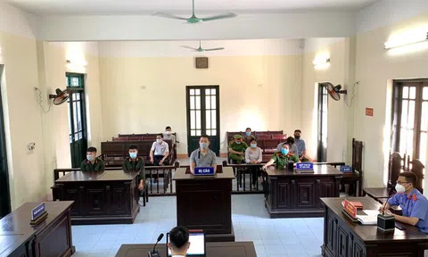 Người đàn ông lĩnh án vì tấn công cảnh sát tại chốt kiểm dịch