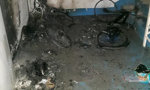 Người dân đốt vàng mã trong cầu thang bộ khiến chung cư bốc cháy