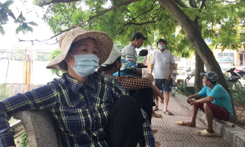Người lao động tự do ở Hà Nội chật vật mưu sinh trong mùa dịch