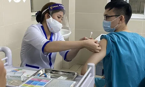 Hà Nội: Người dân sẽ được tiêm 2 mũi vaccine COVID-19 cùng loại