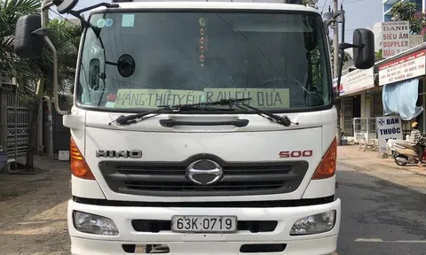 Vạch trần thủ đoạn của tài xế lợi dụng xe 'luồng xanh' để vận chuyển thuốc lá lậu