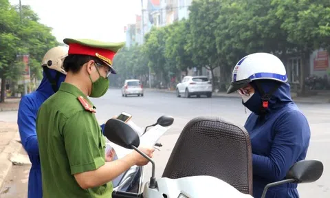Hà Nội xử phạt hơn 1000 trường hợp vi phạm trong ngày giãn cách thứ 14