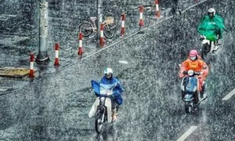 Dự báo thời tiết 24/9: Hà Nội tiếp tục có mưa dông, khả năng xảy ra lốc, sét