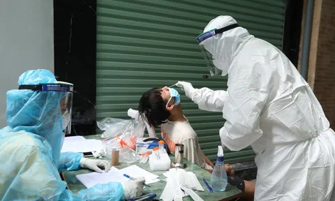 Sáng 2/10, Hà Nội thêm 17 ca Covid-19 tại ổ dịch bệnh viện Việt Đức