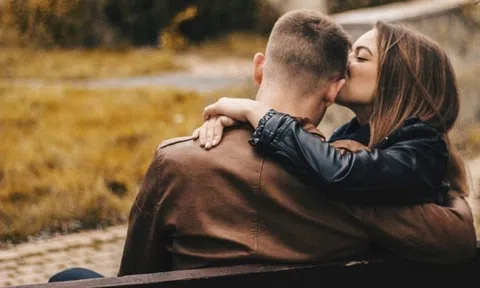 Mong dù thế nào em cũng sẽ ở lại, chẳng rời đi...