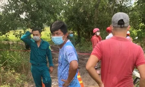 Vụ bé trai 2 tuổi mất tích bí ẩn khi đang chơi trước sân: Tìm thấy thi thể dưới con suối gần nhà