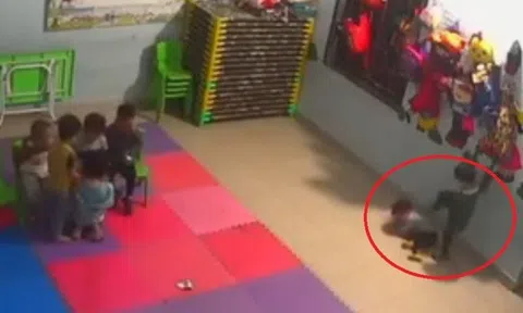 Vụ bé gái 2 tuổi bị bạn cùng lớp đánh bầm dập: Tạm đình chỉ cơ sở mầm non tư thục