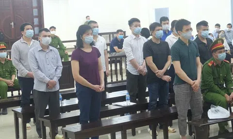 Sáng nay (29/11), tòa xét đơn xin giảm nhẹ hình phạt, miễn bồi thường của 7 nhân viên Nhật Cường