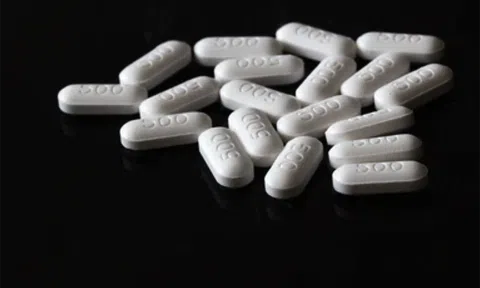 Vì... buồn, thiếu niên14 tuổi uống 40 viên paracetamol, phải đi cấp cứu
