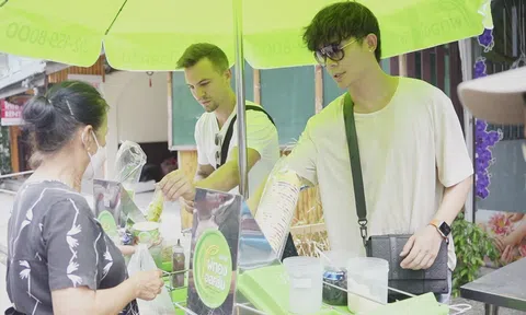 Nathan Lee cùng siêu sao bóng đá Thái Lan làm từ thiện tại Phuket