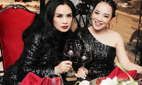 Doanh nhân Bích Nguyệt mở tiệc cuối năm trong biệt thự xa hoa, khách mời là nữ Diva đình đám