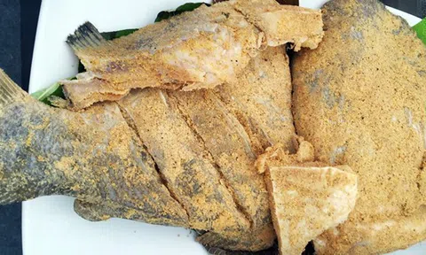 Vì sao món cá chép ủ muối chua lại tiềm ẩn nguy cơ gây ngộ độc?