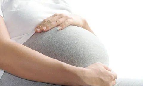 Đang mang thai mà nghỉ việc có được hưởng chế độ thai sản?