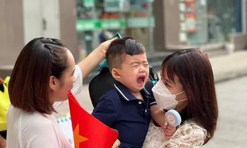 Hơn 22 triệu học sinh khai giảng năm học mới: Bật cười khoảnh khắc “con không muốn đến trường”