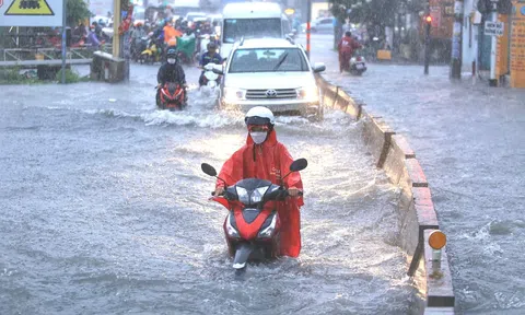 Vùng áp thấp khả năng mạnh thêm thành áp thấp nhiệt đới và có lốc xoáy