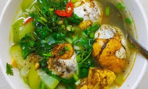 Món ngon cuối tuần: Cách làm trứng vịt lộn om bầu vừa ngon vừa bổ