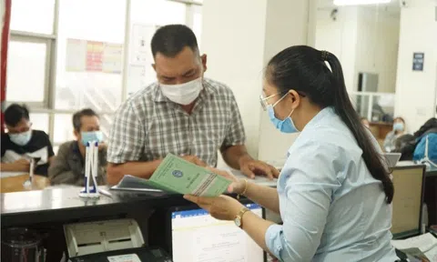 Thủ tướng yêu cầu đề xuất giải pháp hạn chế tình trạng rút BHXH một lần