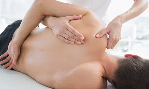 Đình chỉ hoạt động của cơ sở Đông Y bấm huyệt Y học Cổ Phương