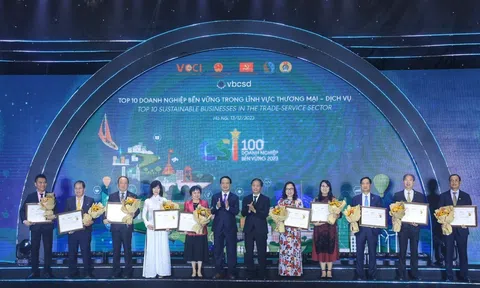 Herbalife Việt Nam đat giải Top 100 Doanh Nghiệp Bền Vững Việt Nam 2023