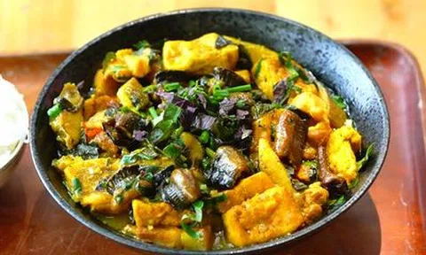 Chinh phục vị giác của chồng bằng món lươn om chuối đậu, ngon chuẩn vị Bắc