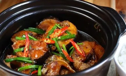 Đổi gió cho gia đình bằng món cá lóc kho tộ thơm ngon hết ý