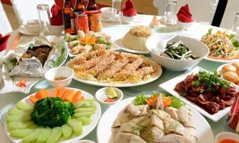 Hơn 30 người đau bụng, nôn ói sau khi dự tiệc đám cưới
