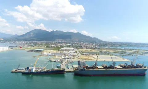 Cảng Cam Ranh không về đích kế hoạch năm, lương lãnh đạo giảm 24%