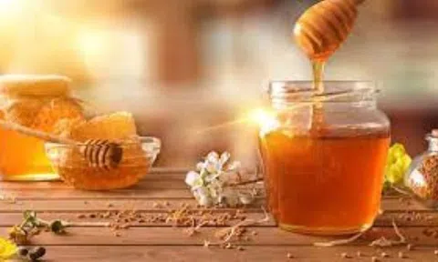 Nên uống mật ong vào thời điểm nào?