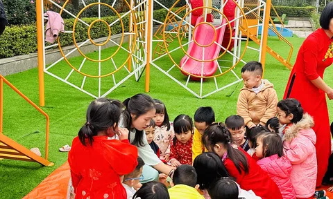 Gói ghém tình cô trò trong chiếc bánh chưng xanh