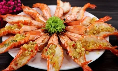 Vào bếp làm ngay món tôm sốt bơ tỏi cực ngon lại còn tiết kiệm thời gian