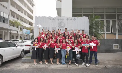 Cựu sinh viên ĐH Luật Hà Nội sau 20 năm ra trường và hành trình viết lại thanh xuân