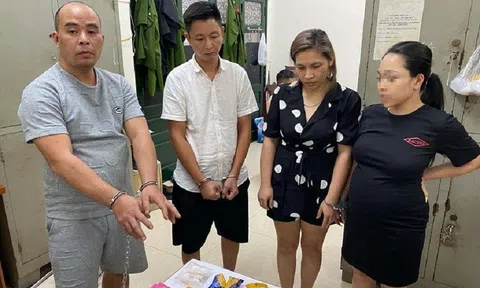 Bắt quả tang người phụ nữ mang thai 8 tháng đang sử dụng ma túy