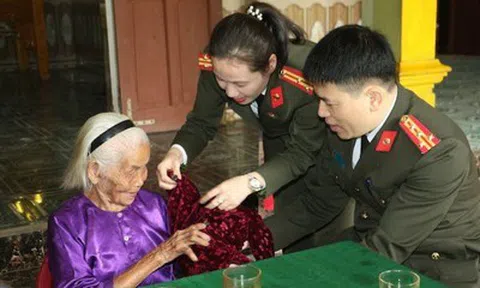 Mẹ Việt Nam anh hùng gần nửa thế kỷ khóc tìm 2 con liệt sĩ