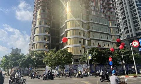 QMS Top Tower dát kính vàng chói mắt: Tiềm ẩn rủi ro